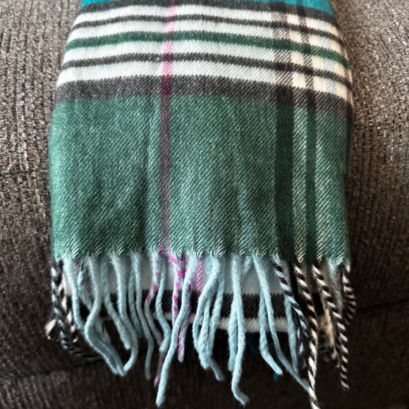 Scarf - Picture 2 of 4